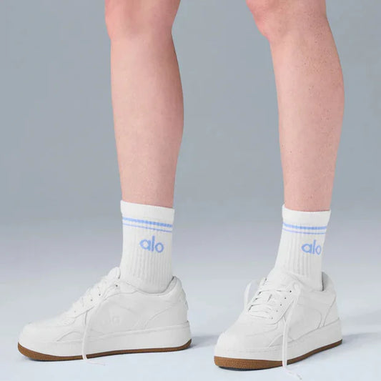Alo Yoga | Unisex Half-Crew Throwback Sock White/Seashell Blue