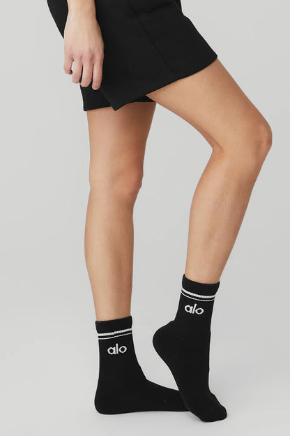 Alo Yoga | Unisex Half-Crew Throwback Sock Black/White