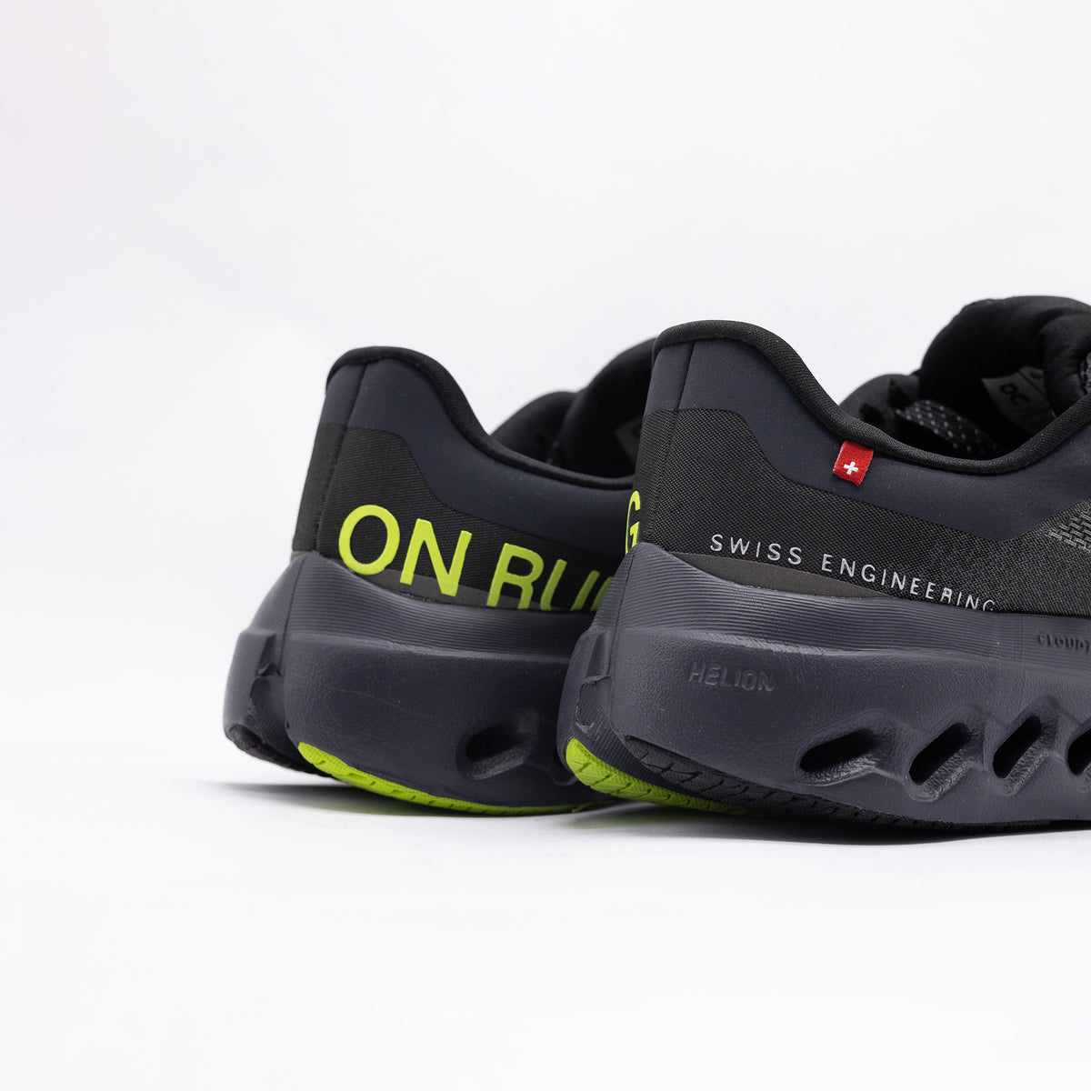 On Running Cloudmonster Sneaker