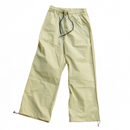 Alo Yoga High-Waist Parachute Pants - Pale Yellow