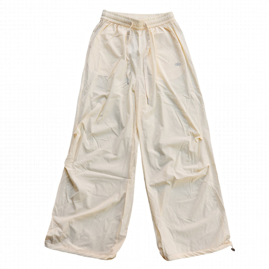 Alo Yoga High-Waist Parachute Pants - Yellow