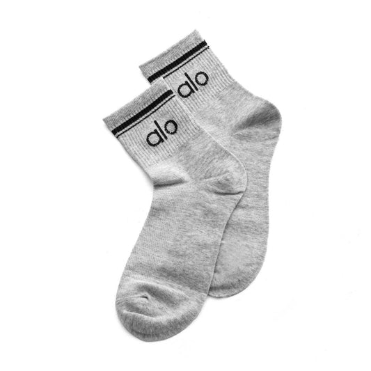 Alo Yoga Unisex Half-Crew Throwback Sock - GRYBLK