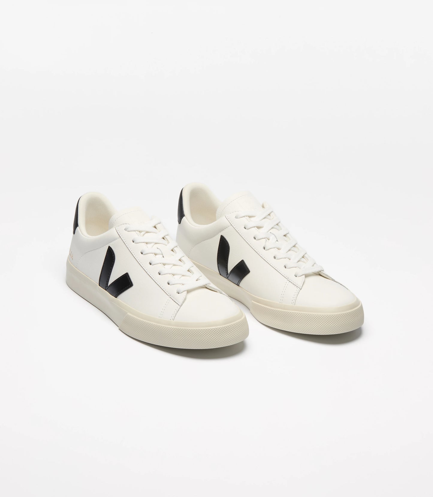 Veja Campo Leather - White
